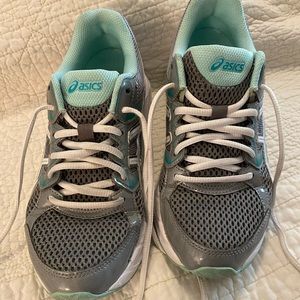 ASICS women’s shoes…size 7